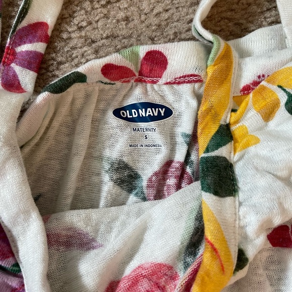 Old Navy spring maternity tops bundle size small NWT - Picture 8 of 9